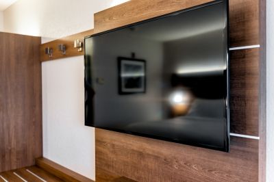 TV Hanging Service in Boulder, CO